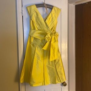 Classic yellow  silk taffeta cap sleeve dress